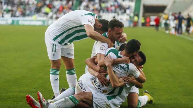 Jugadors del Córdoba CF, un dels equips que formaria part de la Segona B - PRO